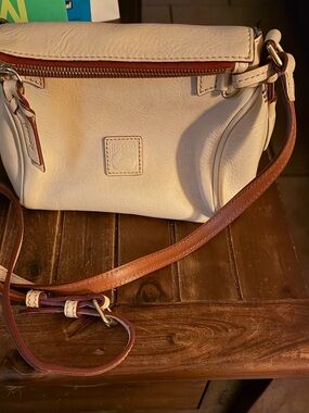 Mini Florentine Dooney & Bourke crossbody cream bag